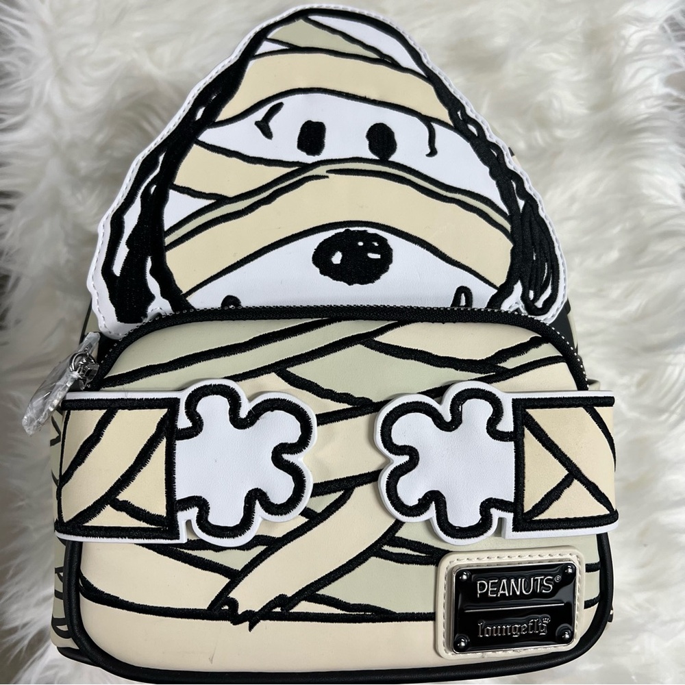 Loungefly Peanuts Snoopy Mummy costume Glow in the Dark backpack NEW Halloween